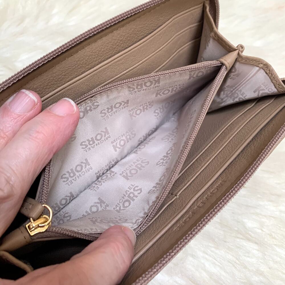 MICHAEL KORS Dark Khaki Taupe Leather Zip Around SARATOGA Continental Wallet - Picture 8 of 16